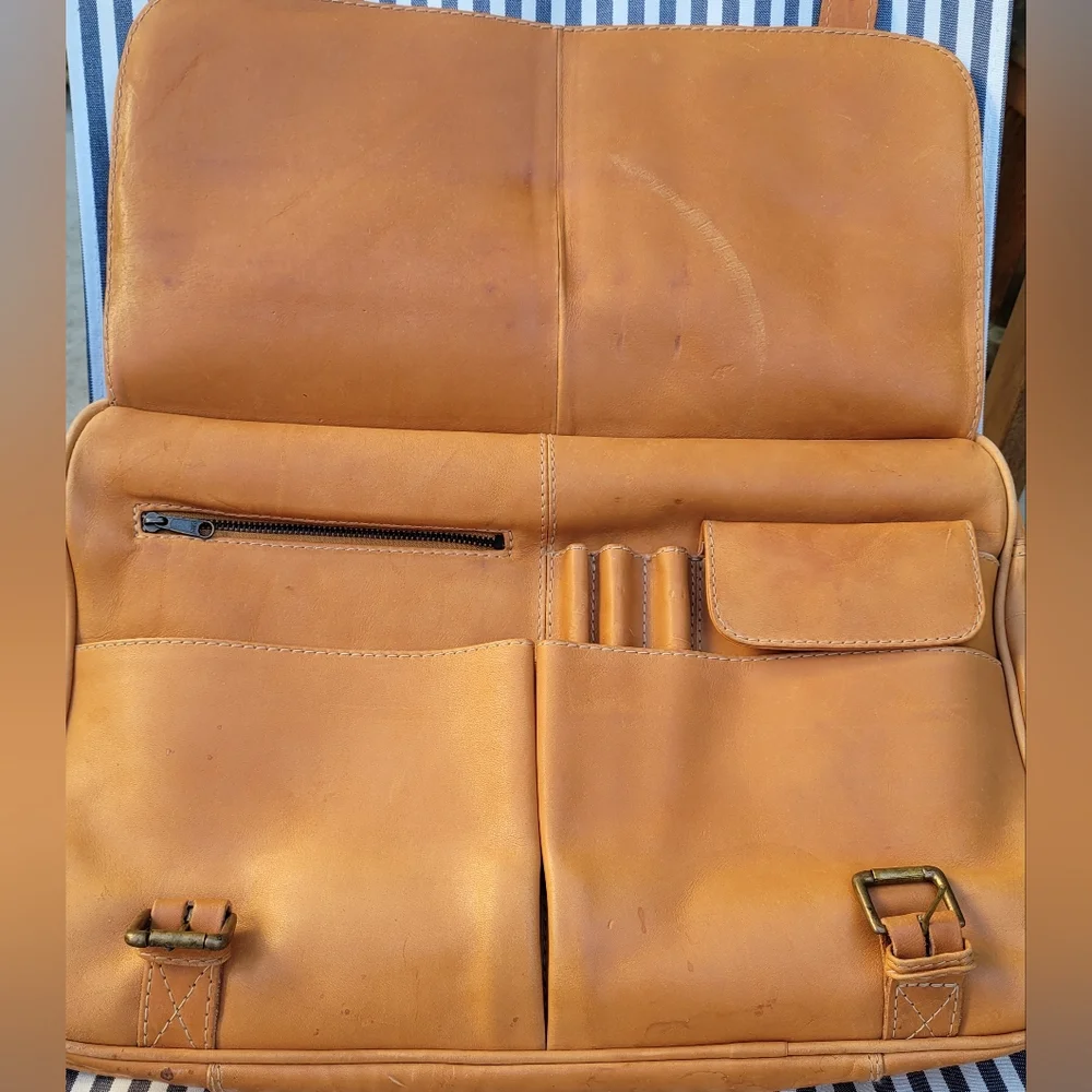 Vintage Nature Company Great Naturalist Collection Tan Leather Messenger Bag